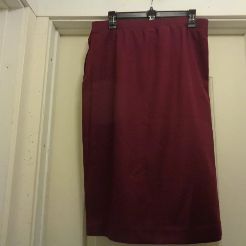 BURGANDY KNIT SEMI PLEATS BOTTOM OFFICE SIREN SKIRT 16